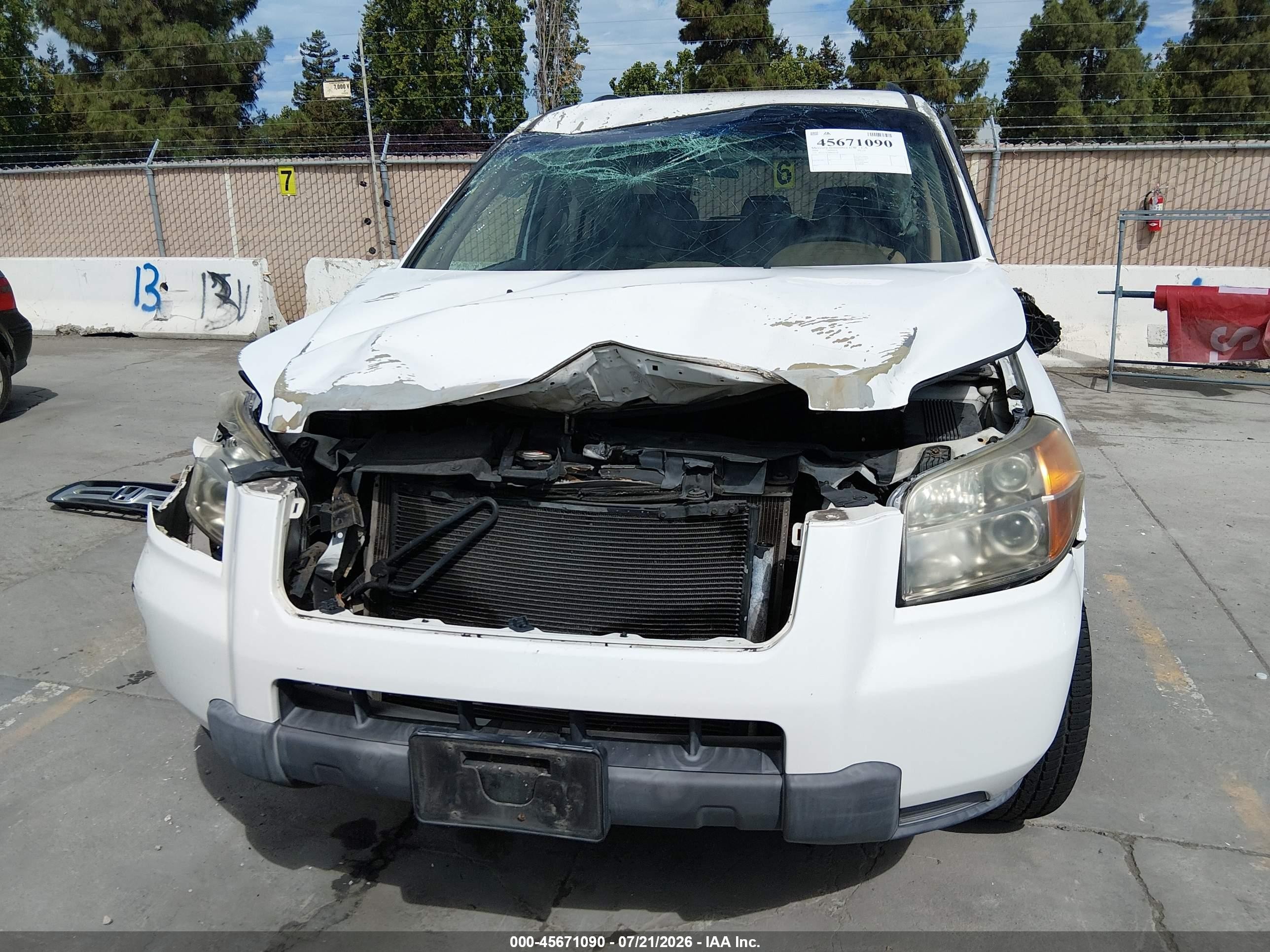 2008 Honda Pilot Vp White vin: 5FNYF18248B046148
