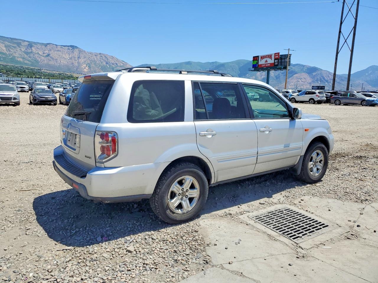 2008 Honda Pilot Vp Silver vin: 5FNYF18268B043669