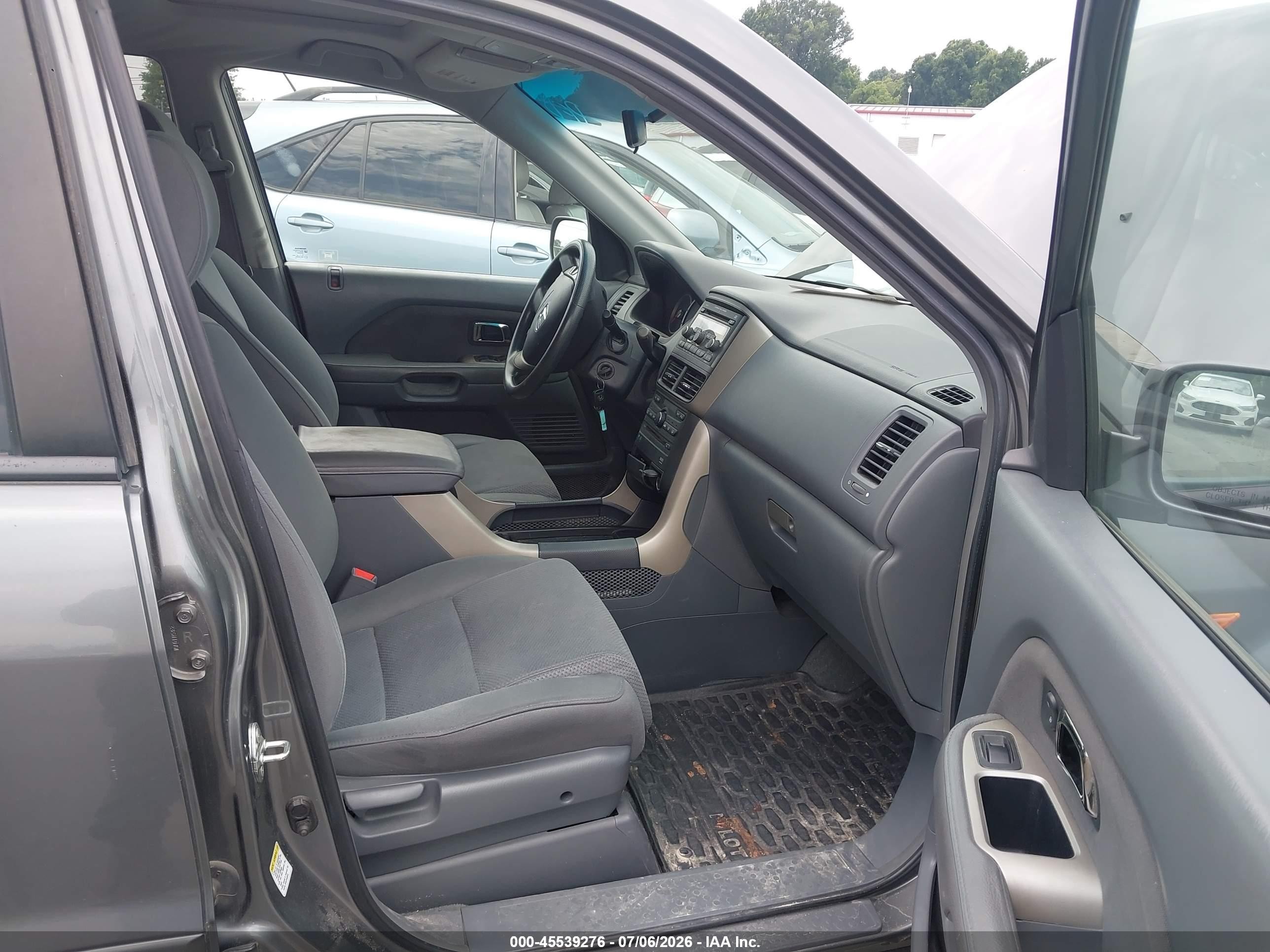 2008 Honda Pilot Se Gray vin: 5FNYF18328B029258