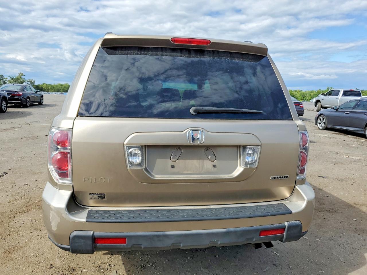 2006 Honda Pilot Ex Gold vin: 5FNYF18406B018376