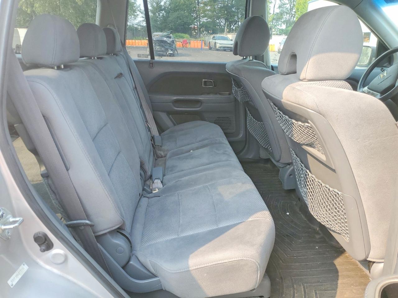 2006 Honda Pilot Ex Silver vin: 5FNYF18456B005560