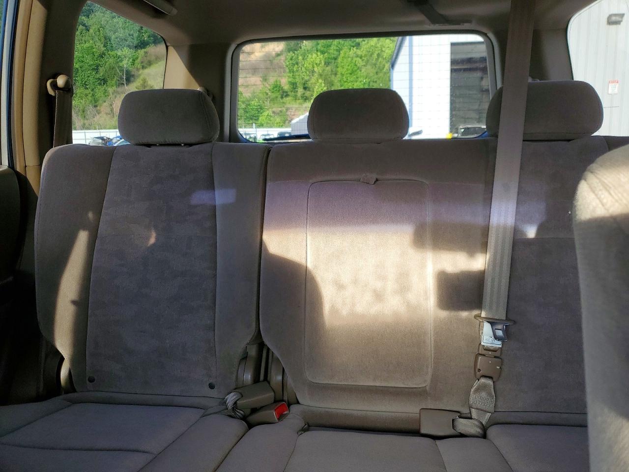 2005 Honda Pilot Ex Gold vin: 5FNYF18465B027047