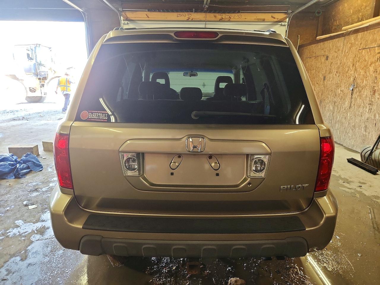 2005 Honda Pilot Ex Tan vin: 5FNYF18485B059157