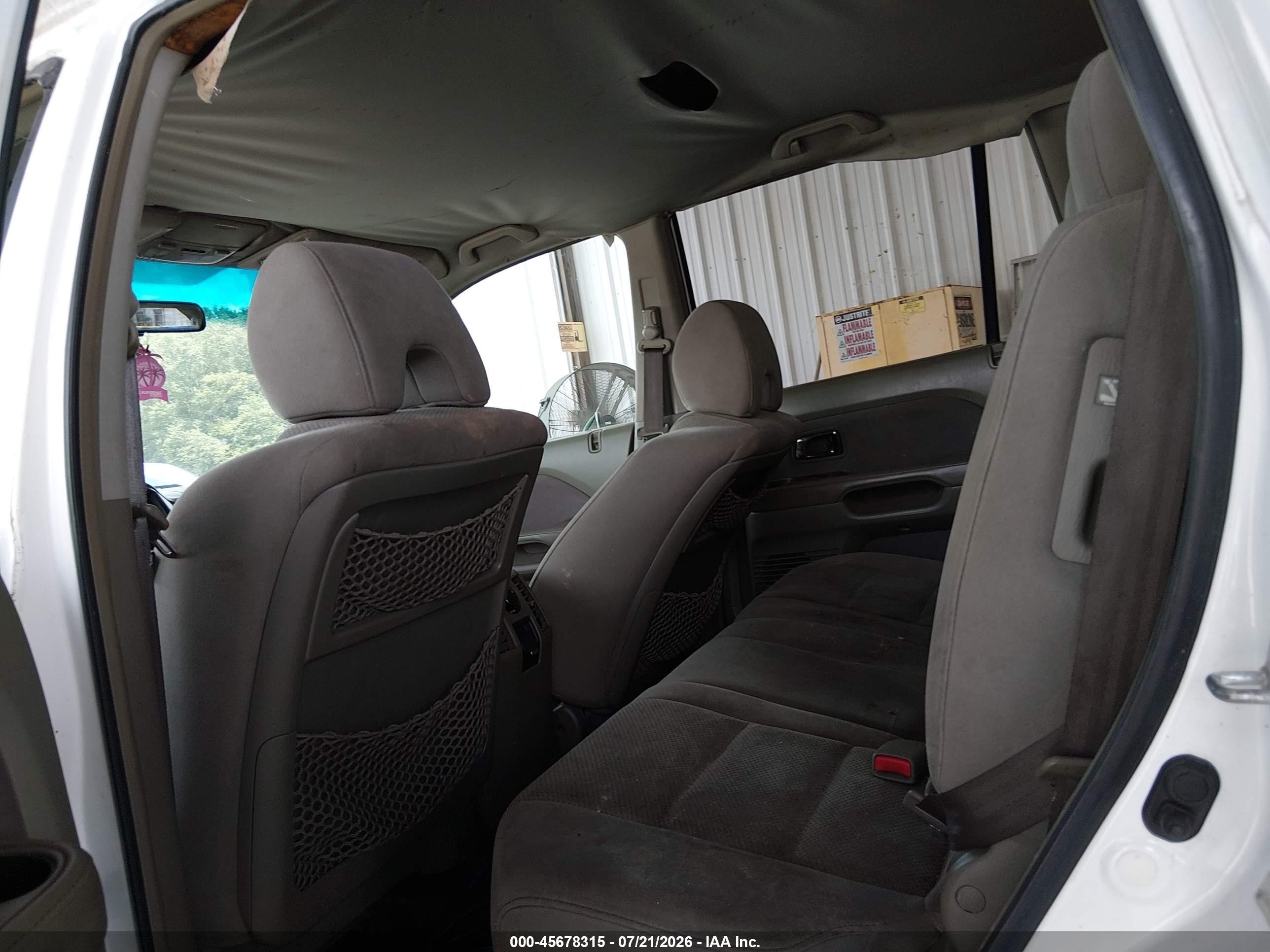 2006 Honda Pilot Ex White vin: 5FNYF18496B016285