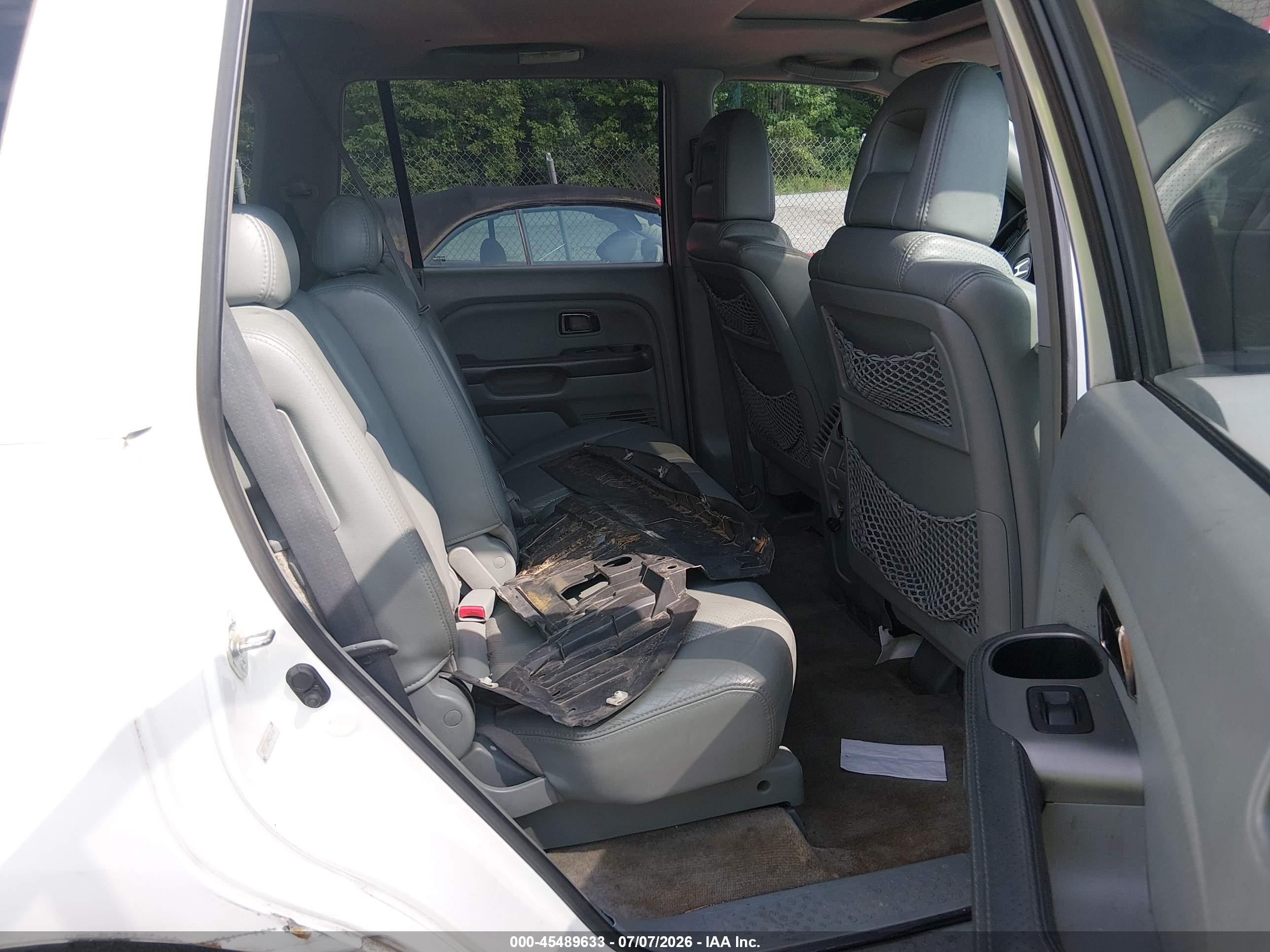 2005 Honda Pilot Ex-l White vin: 5FNYF18545B048567