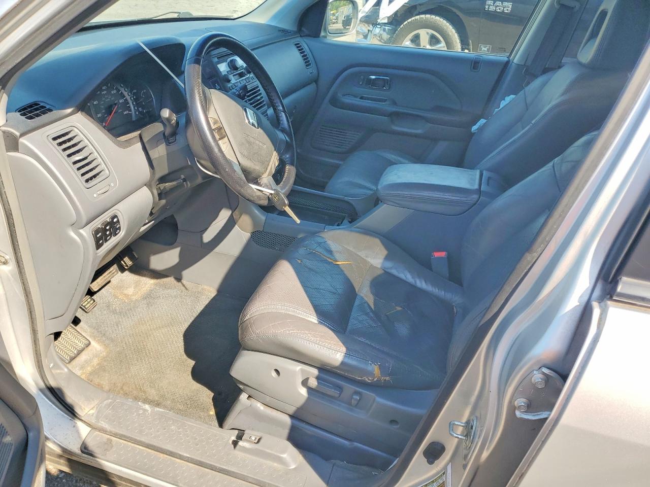 2005 Honda Pilot Exl Silver vin: 5FNYF18555B010068