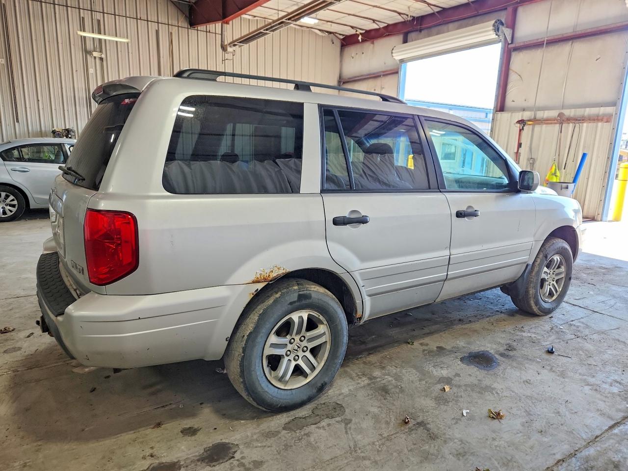 2005 Honda Pilot Exl Серебряный vin: 5FNYF18555B049419