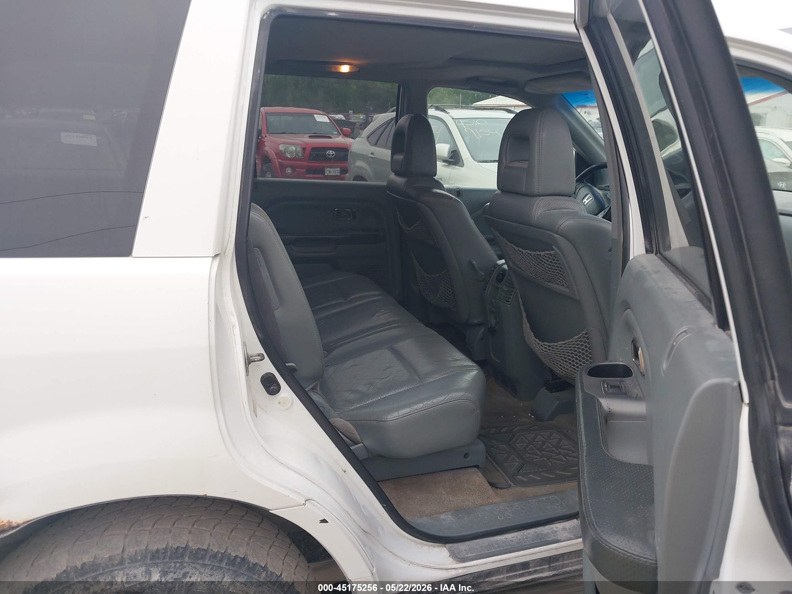 2005 Honda Pilot Ex-l White vin: 5FNYF18565B007874
