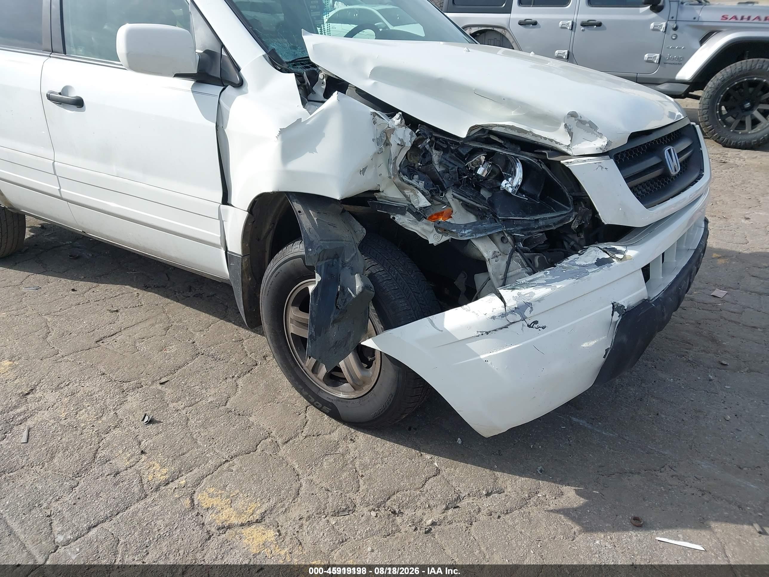 2005 Honda Pilot Ex-l White vin: 5FNYF18565B007907