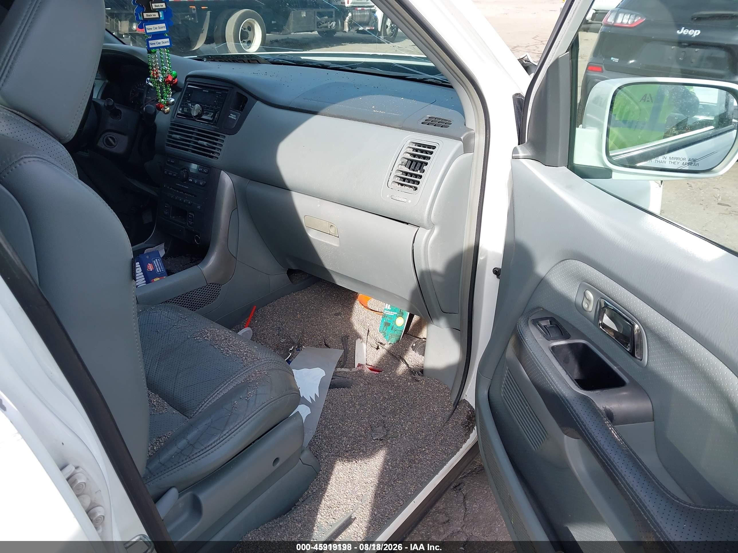 2005 Honda Pilot Ex-l White vin: 5FNYF18565B007907