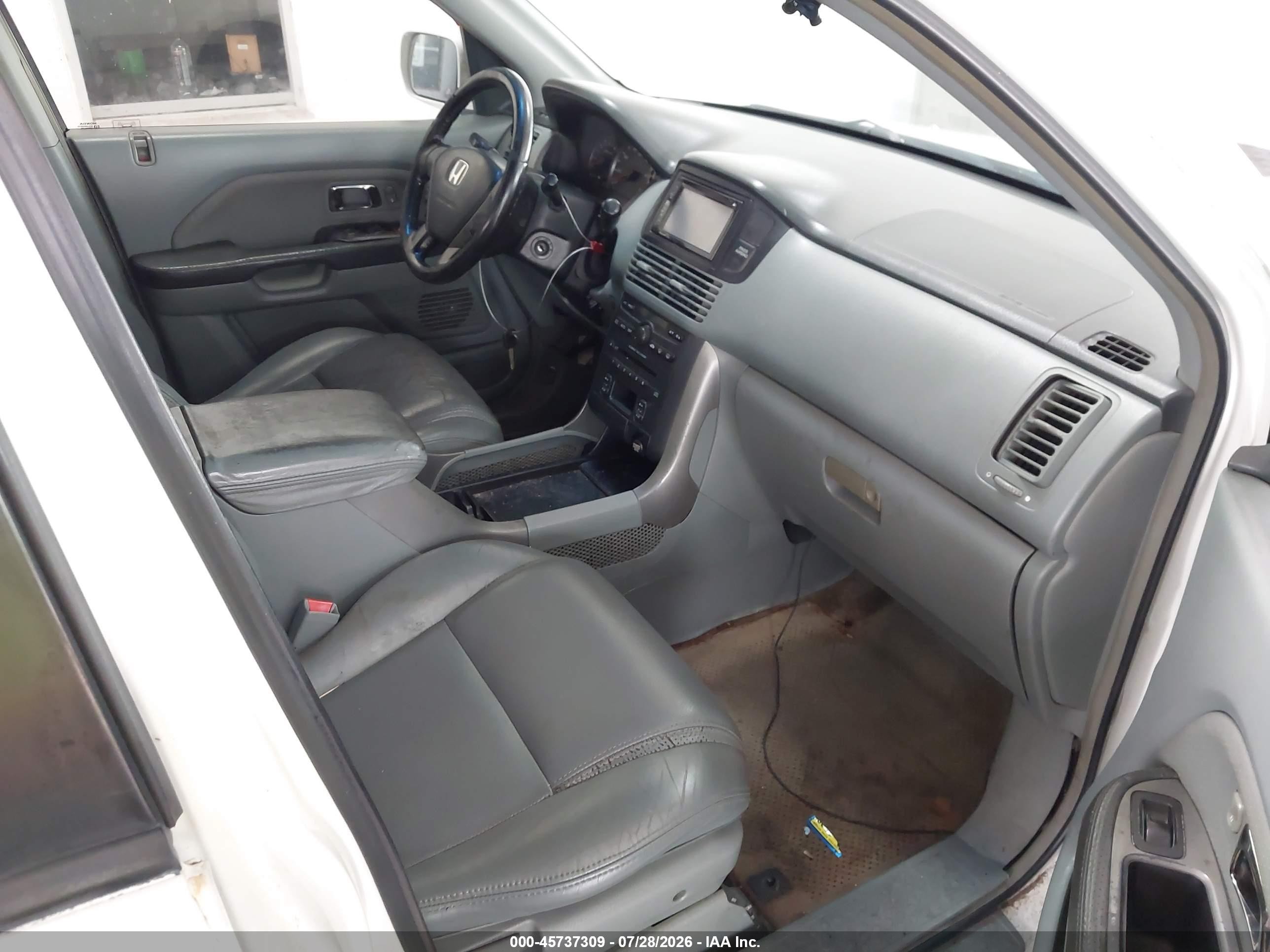 2005 Honda Pilot Ex-l White vin: 5FNYF18575B040740