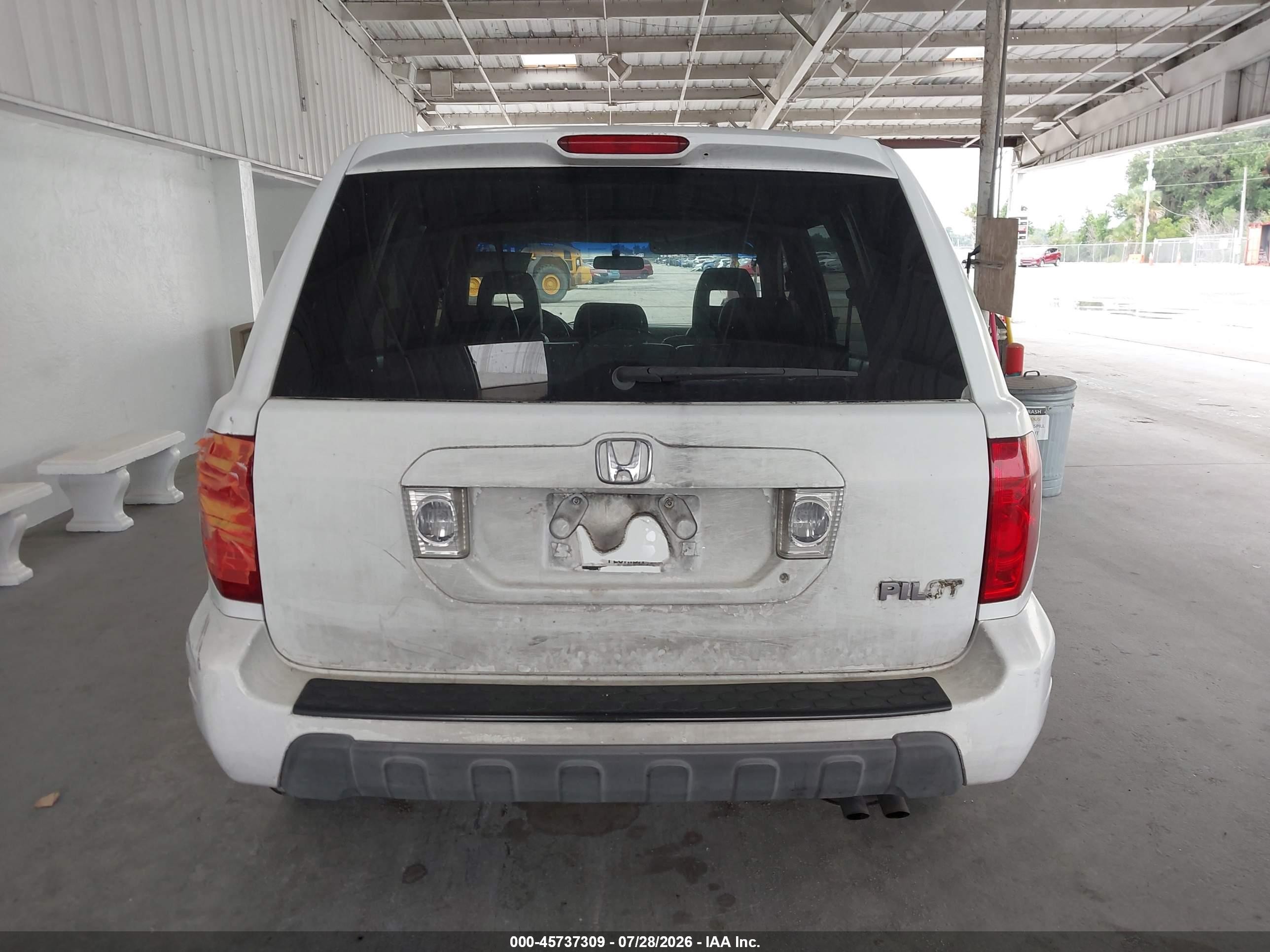 2005 Honda Pilot Ex-l White vin: 5FNYF18575B040740