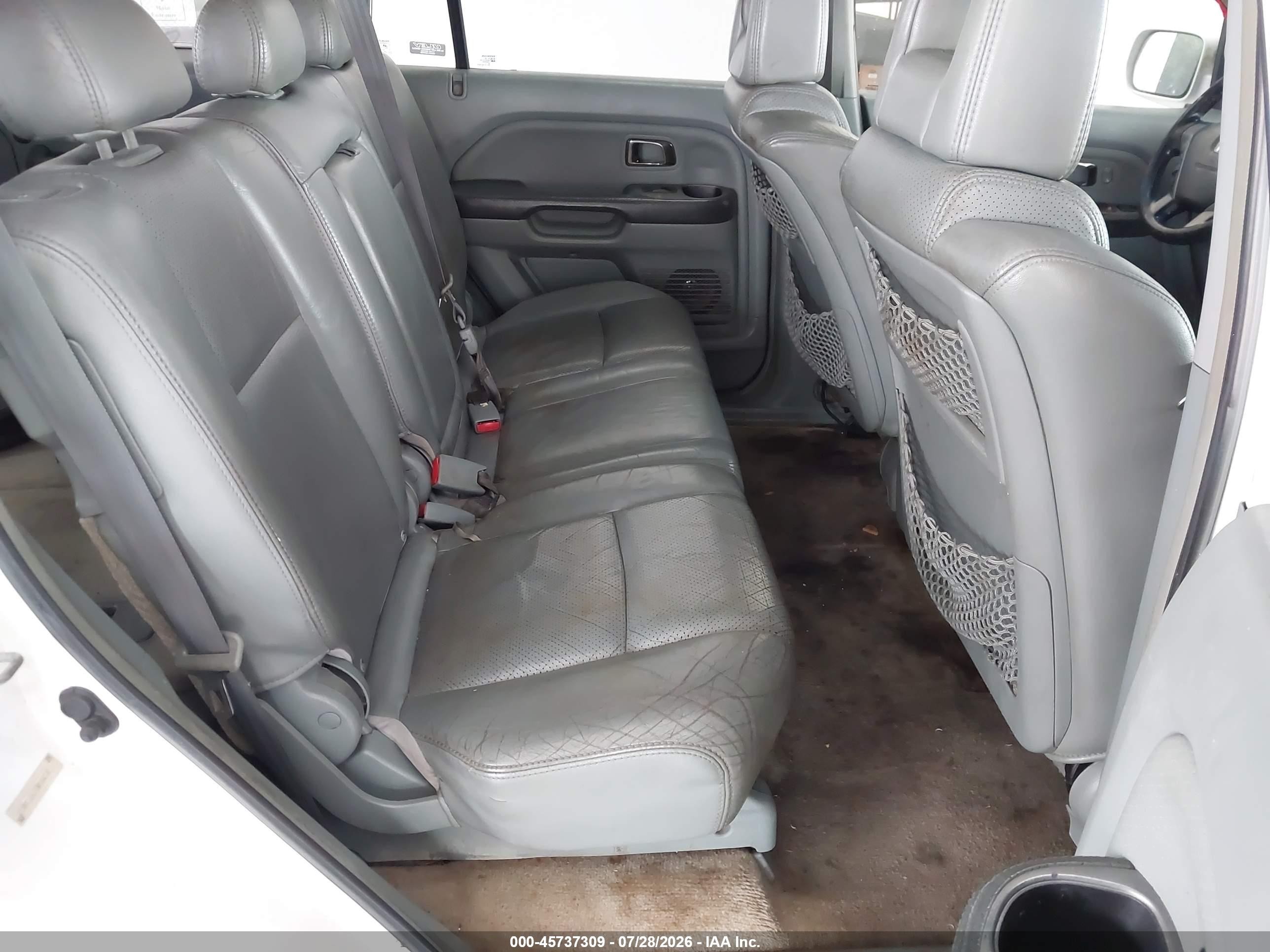 2005 Honda Pilot Ex-l White vin: 5FNYF18575B040740