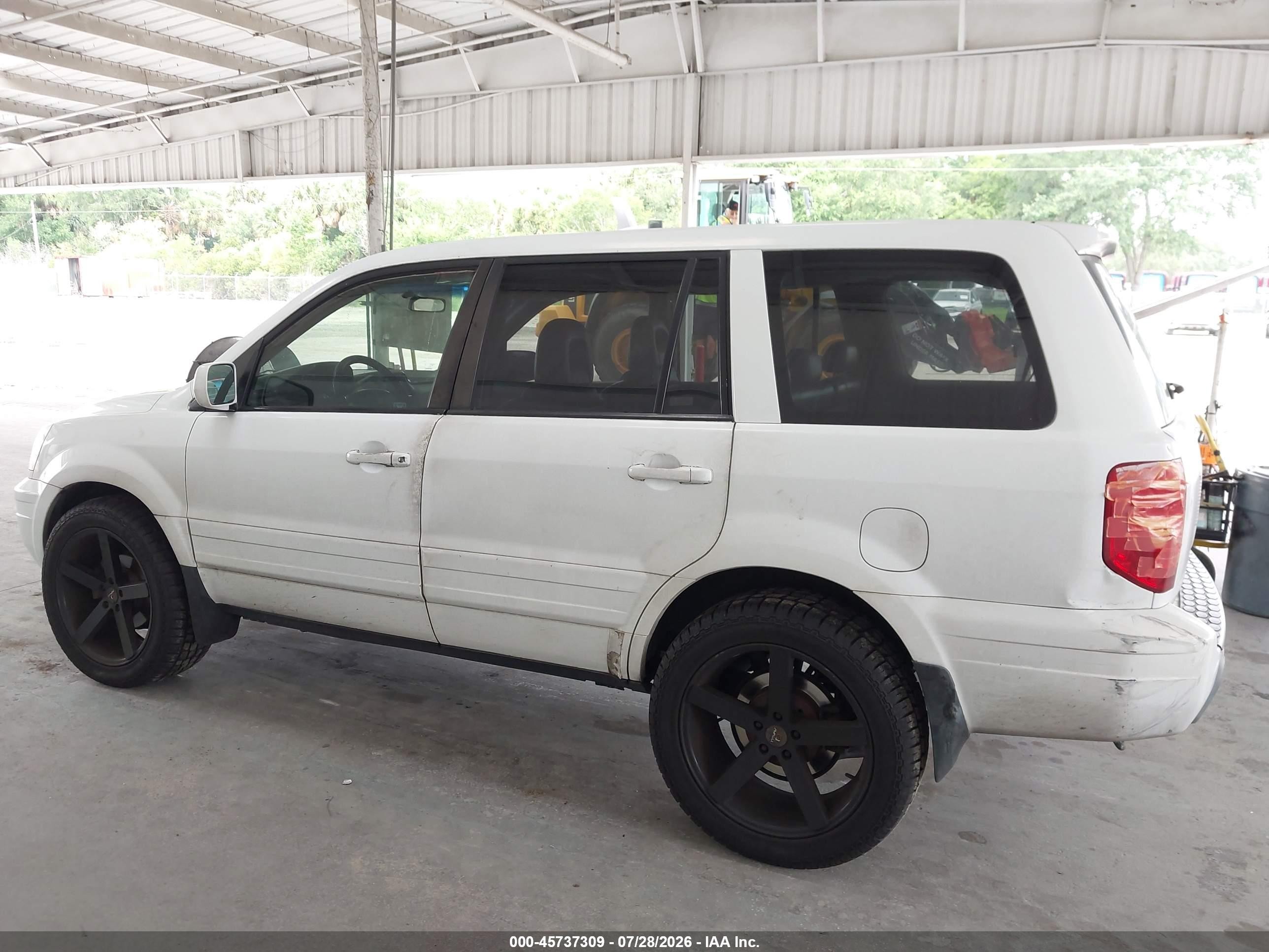 2005 Honda Pilot Ex-l White vin: 5FNYF18575B040740