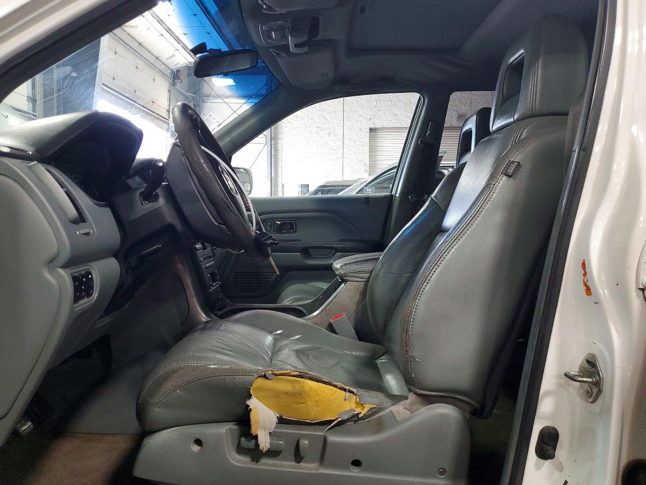 2005 Honda Pilot Exl White vin: 5FNYF18595B042747