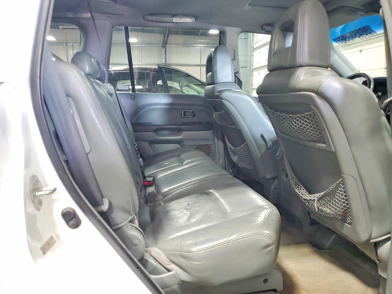 2005 Honda Pilot Exl White vin: 5FNYF18595B042747