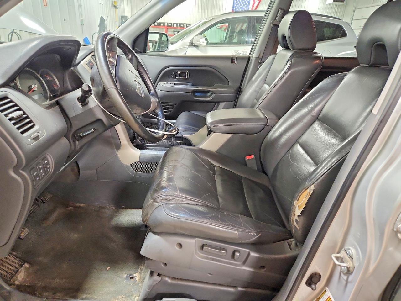 2006 Honda Pilot Silver vin: 5FNYF18606B020792