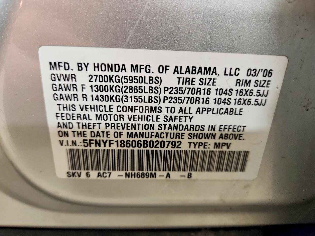 2006 Honda Pilot Silver vin: 5FNYF18606B020792