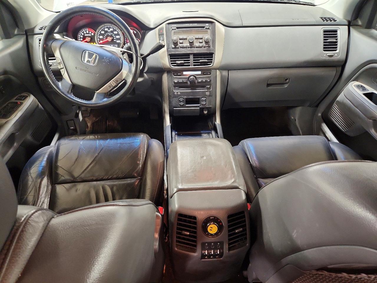 2006 Honda Pilot Silver vin: 5FNYF18606B020792