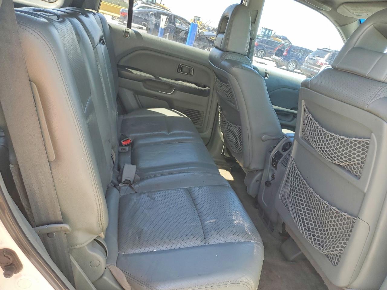 2005 Honda Pilot Exl White vin: 5FNYF18655B045069