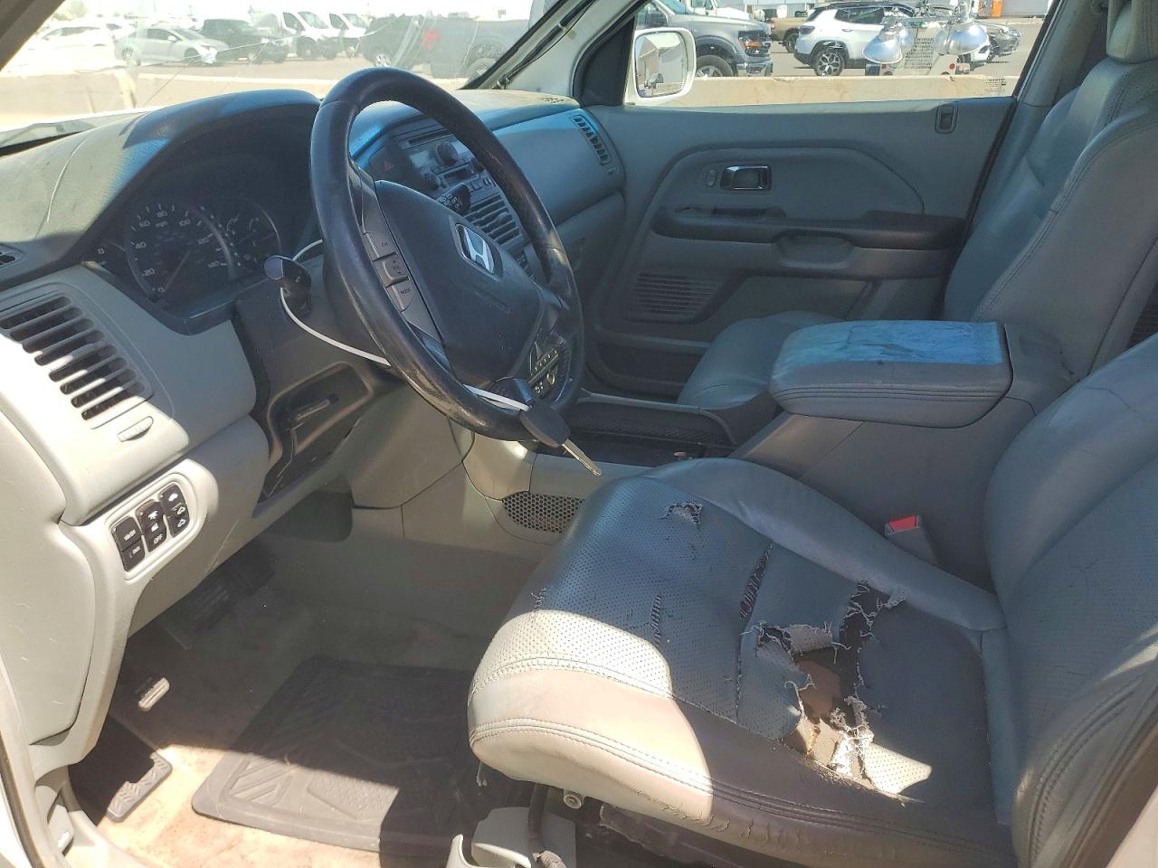 2005 Honda Pilot Exl White vin: 5FNYF18655B045069