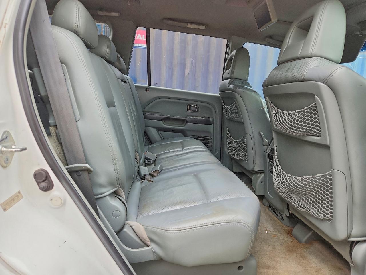 2005 Honda Pilot Exl White vin: 5FNYF18695B047388