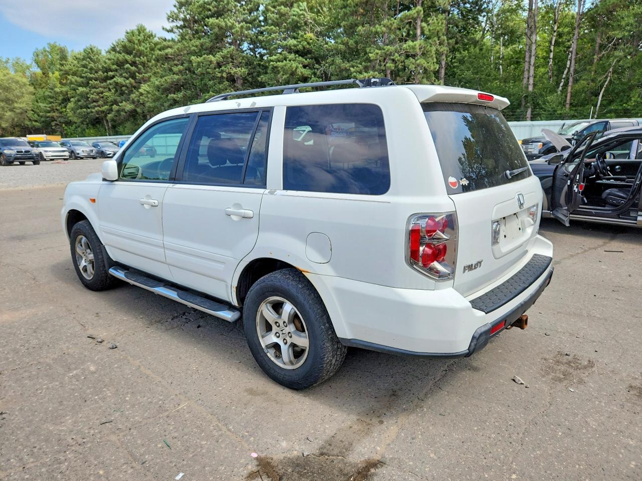 2007 Honda Pilot White vin: 5FNYF18797B014838