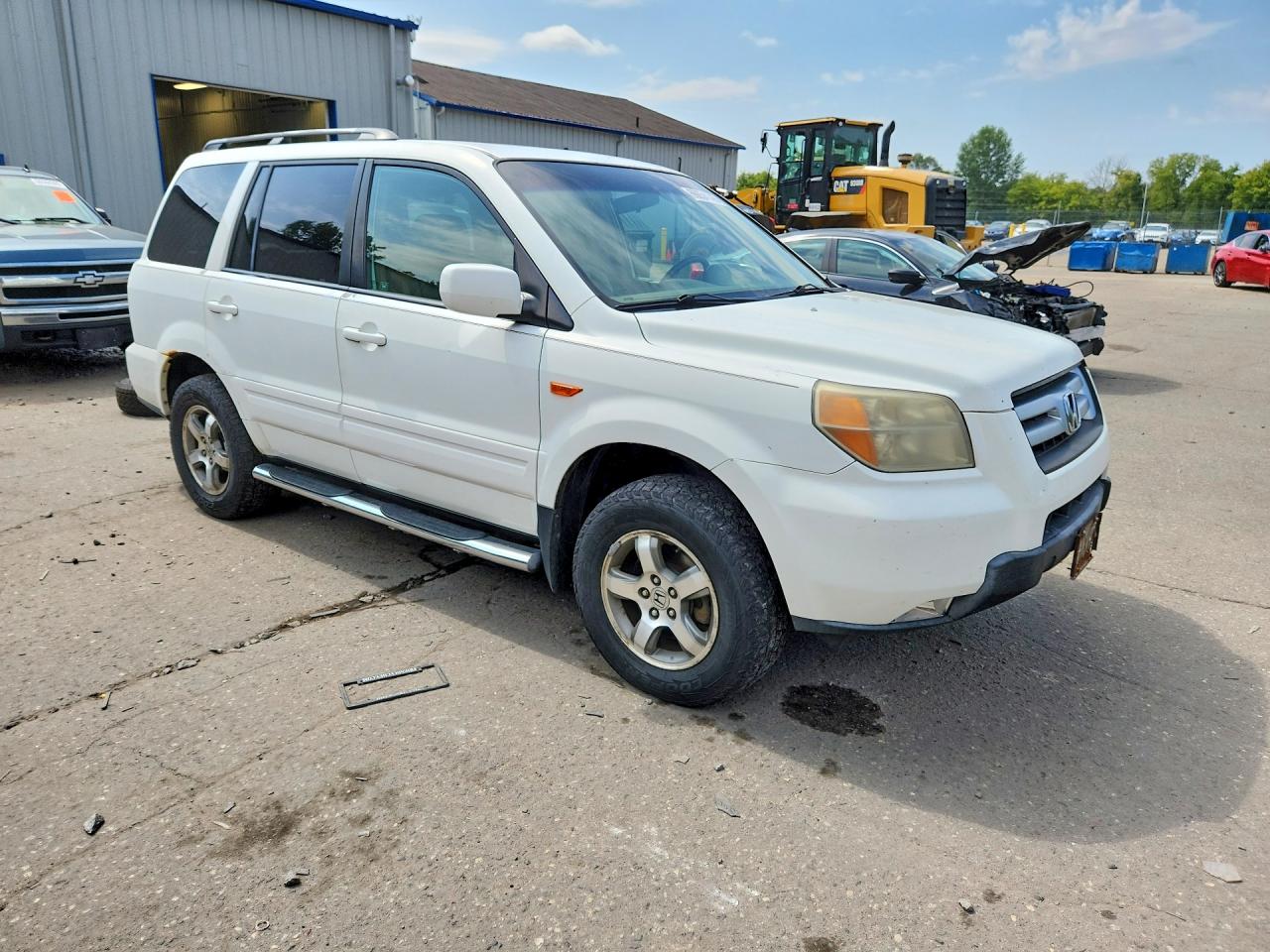 2007 Honda Pilot White vin: 5FNYF18797B014838