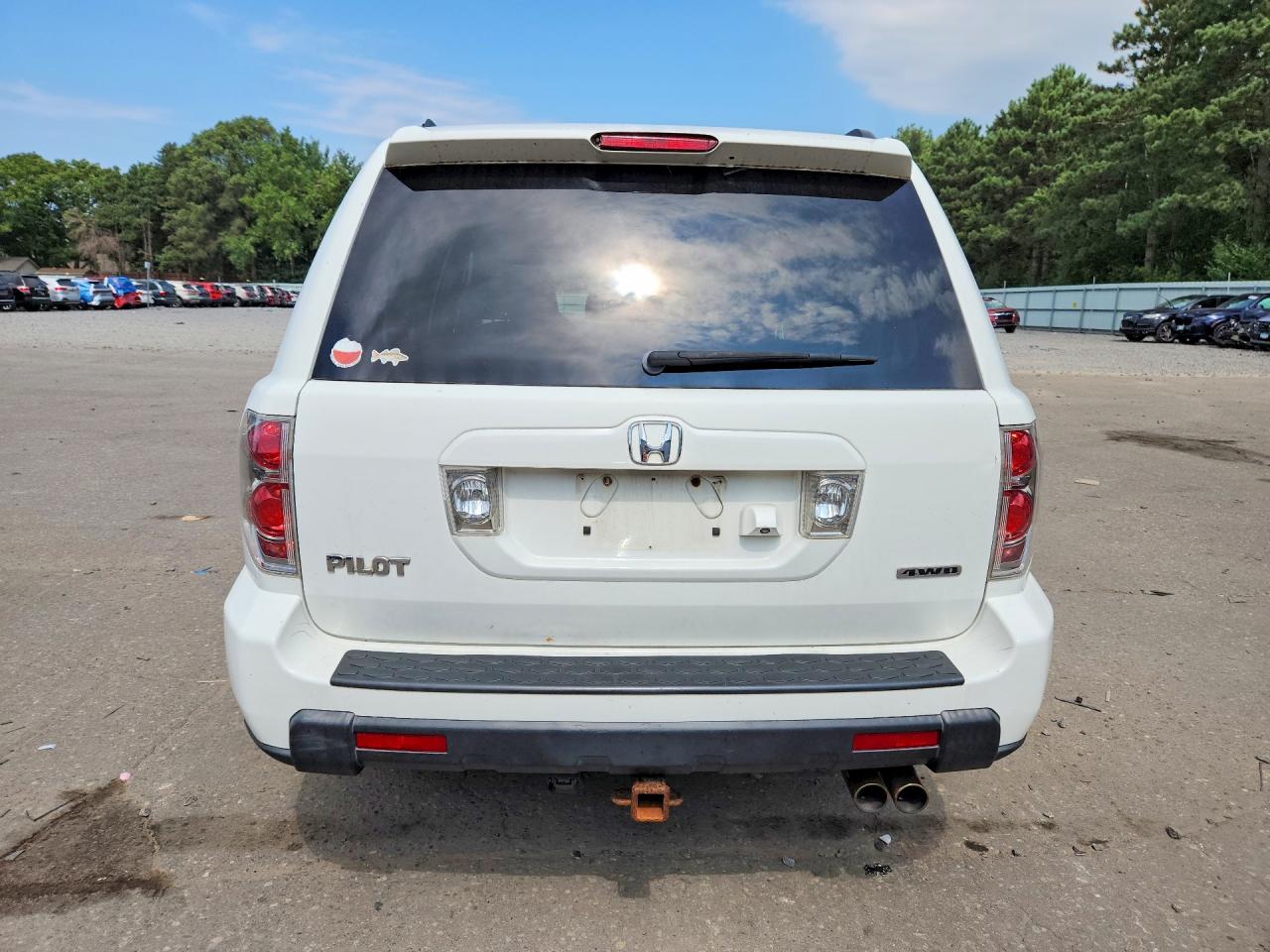 2007 Honda Pilot White vin: 5FNYF18797B014838
