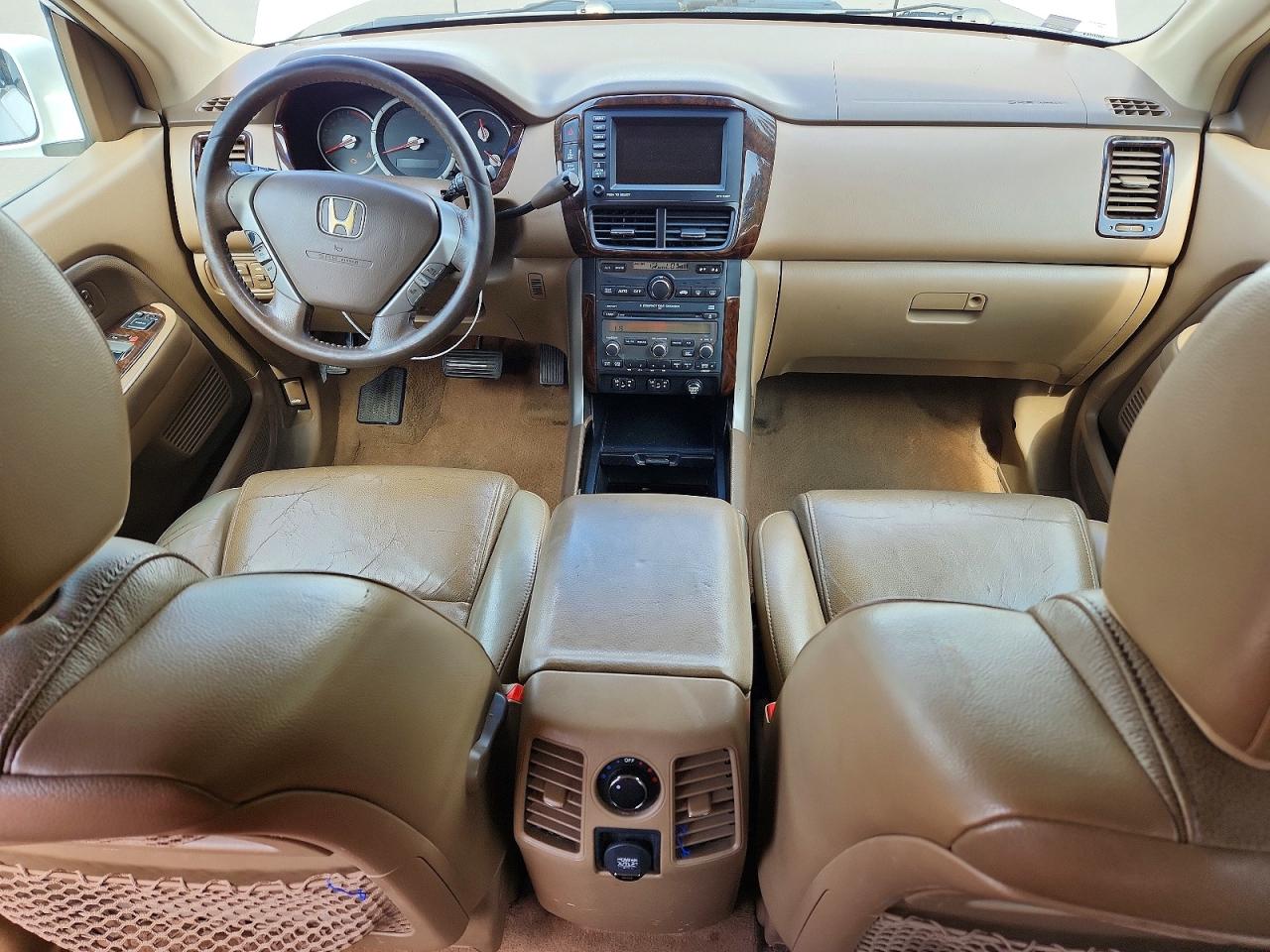 2007 Honda Pilot White vin: 5FNYF18797B014838