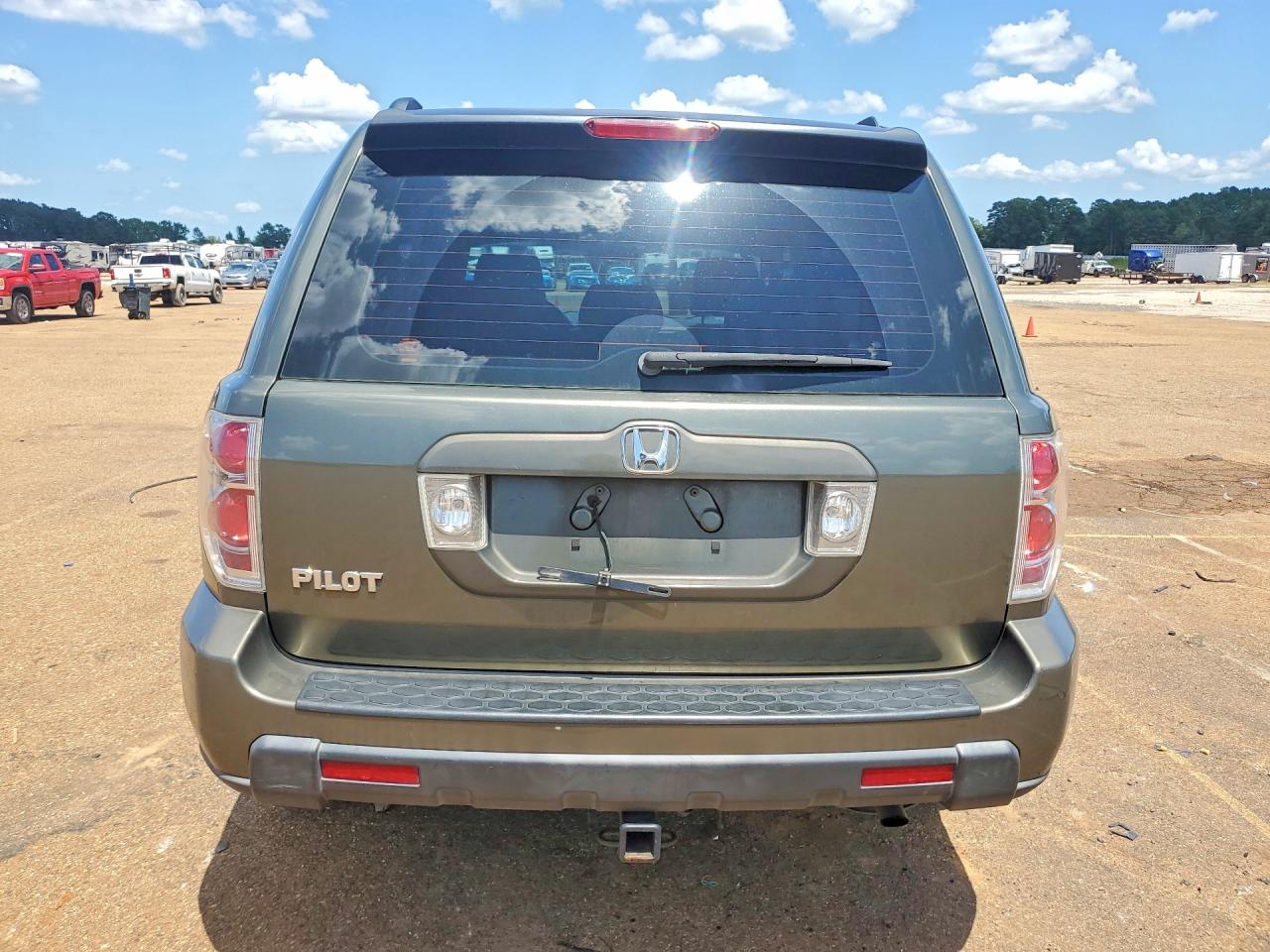 2006 Honda Pilot Lx Green vin: 5FNYF28106B026697