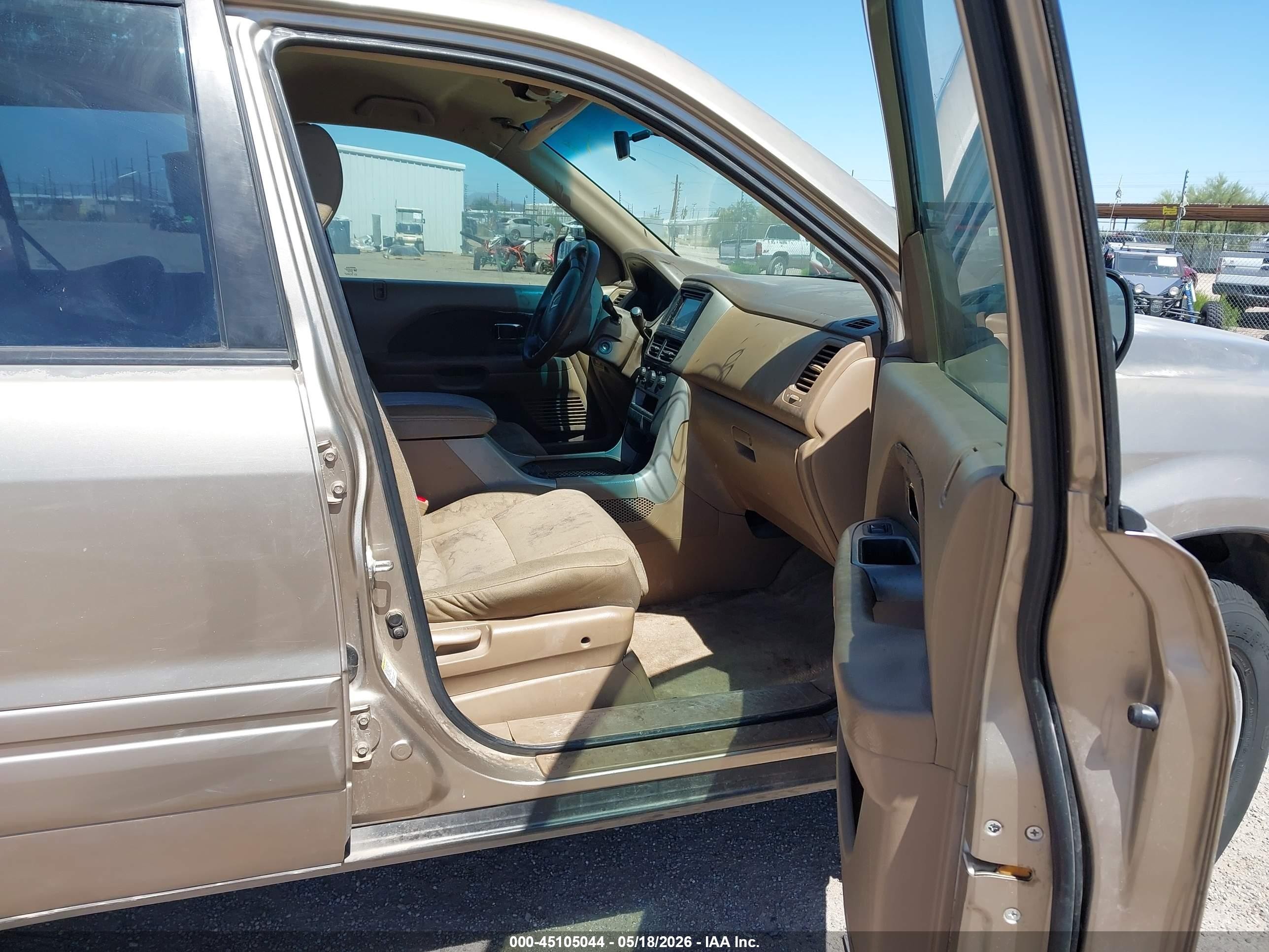 2006 Honda Pilot Lx Gold vin: 5FNYF28106B036906