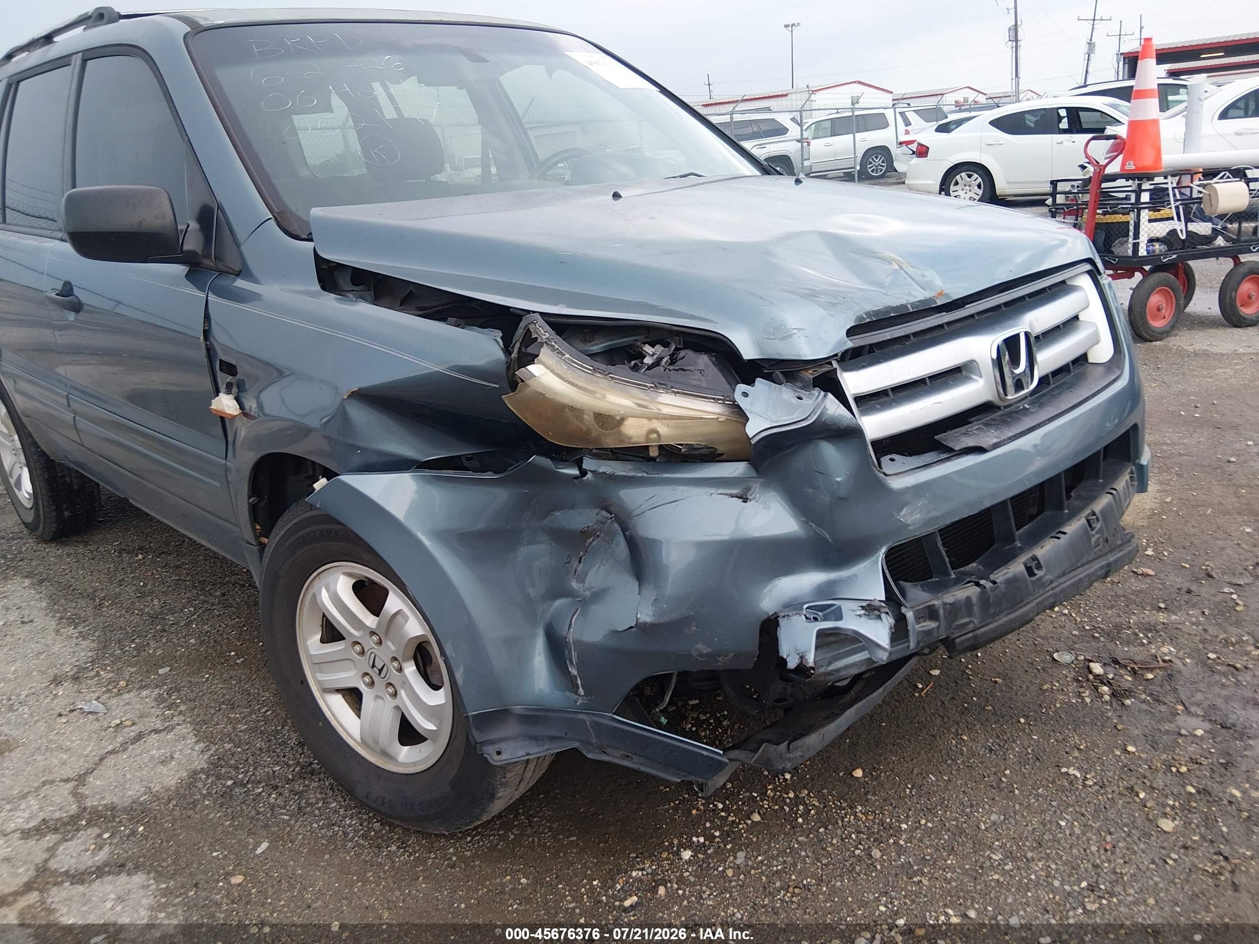 2006 Honda Pilot Lx Blue vin: 5FNYF28106B052197