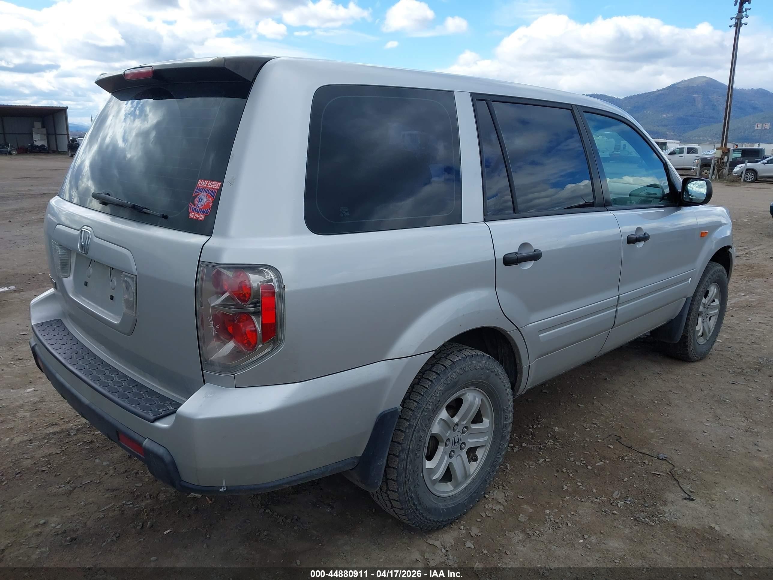 2007 Honda Pilot Lx Silver vin: 5FNYF28107B003308