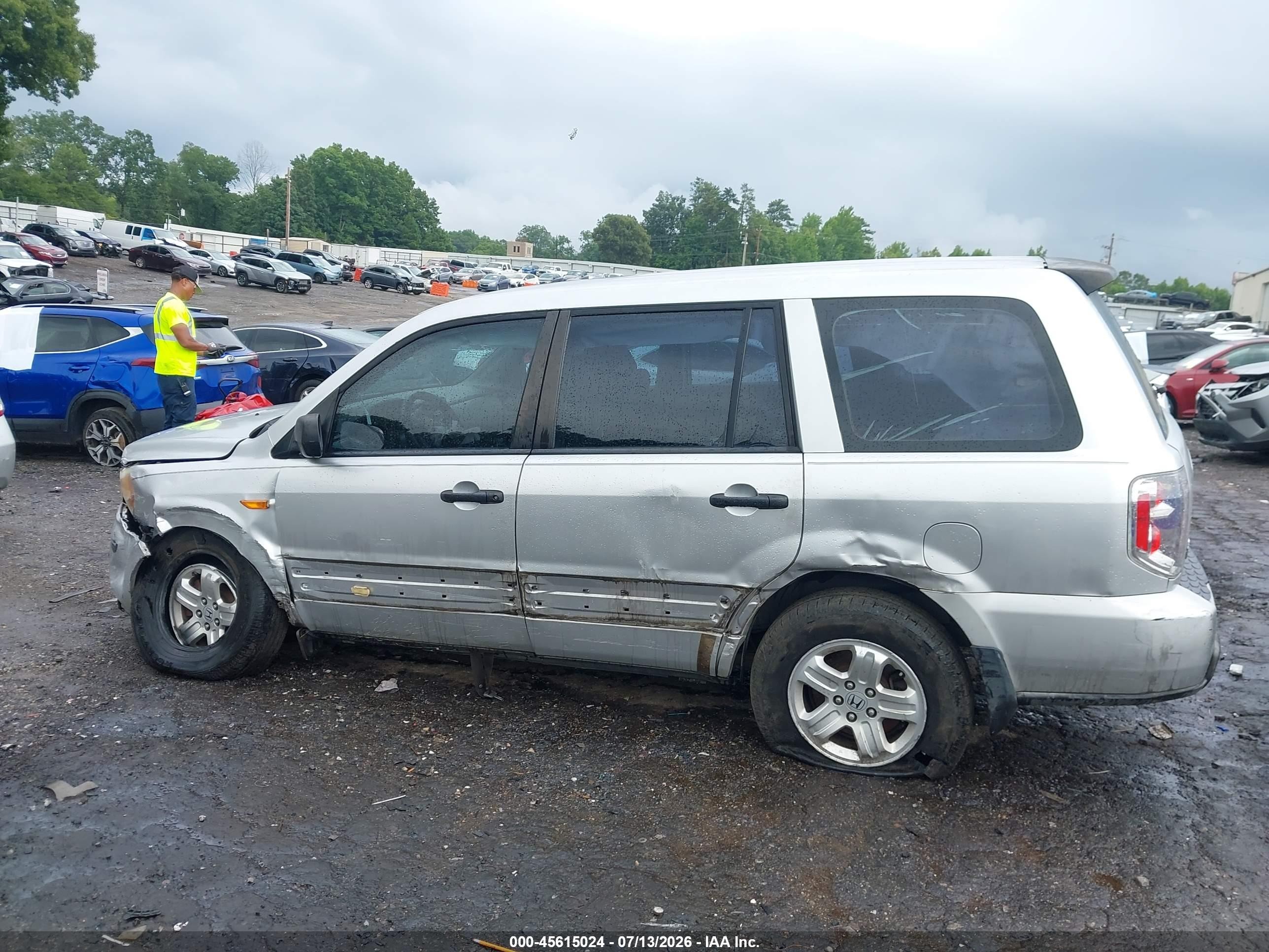 2007 Honda Pilot Lx Серебряный vin: 5FNYF28107B038396