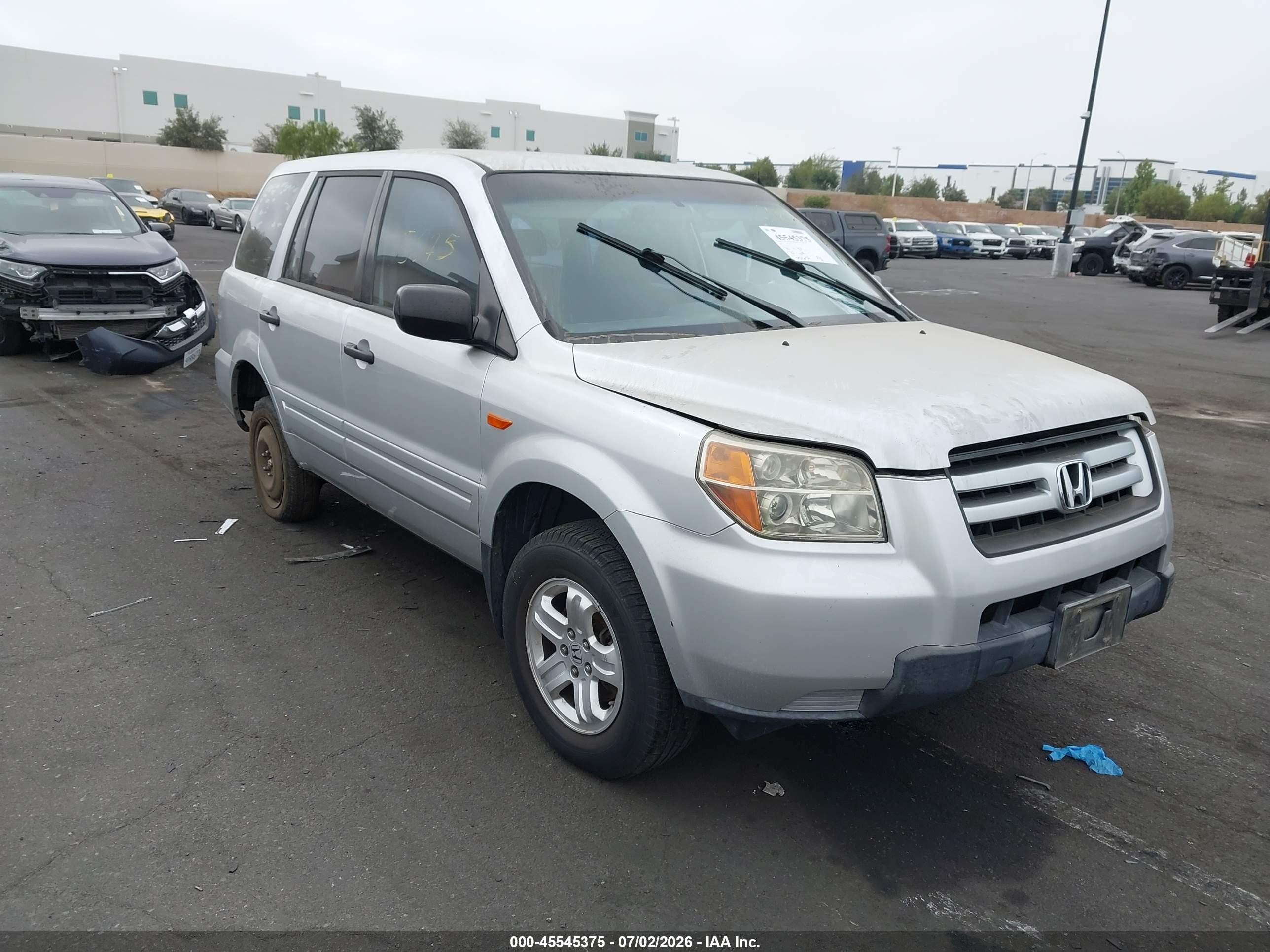 2007 Honda Pilot Lx Silver vin: 5FNYF28107B045137