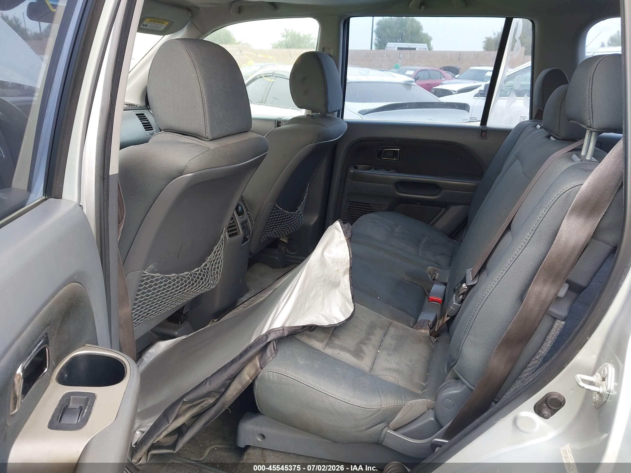 2007 Honda Pilot Lx Silver vin: 5FNYF28107B045137