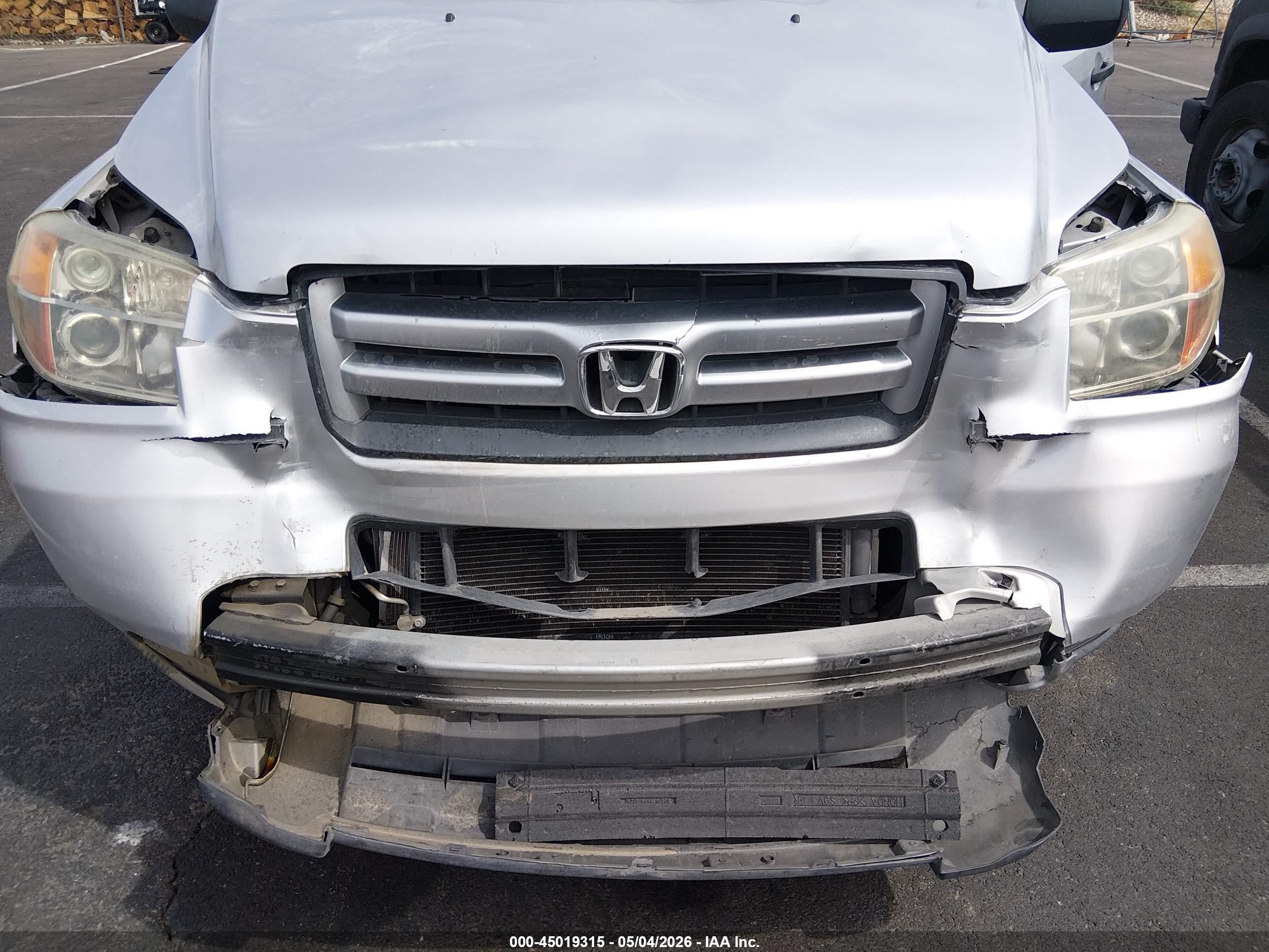 2007 Honda Pilot Lx Silver vin: 5FNYF28117B014057