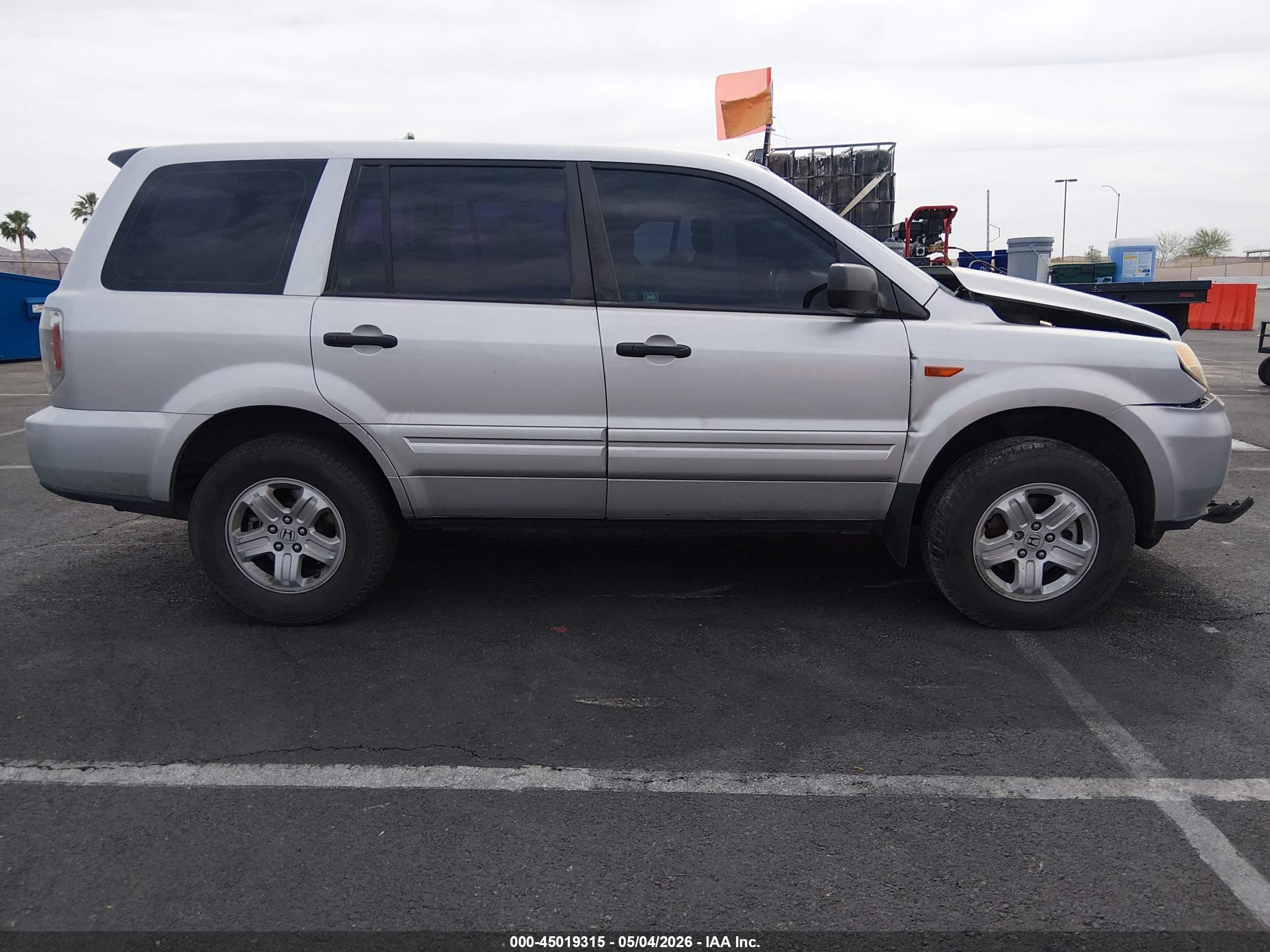 2007 Honda Pilot Lx Silver vin: 5FNYF28117B014057