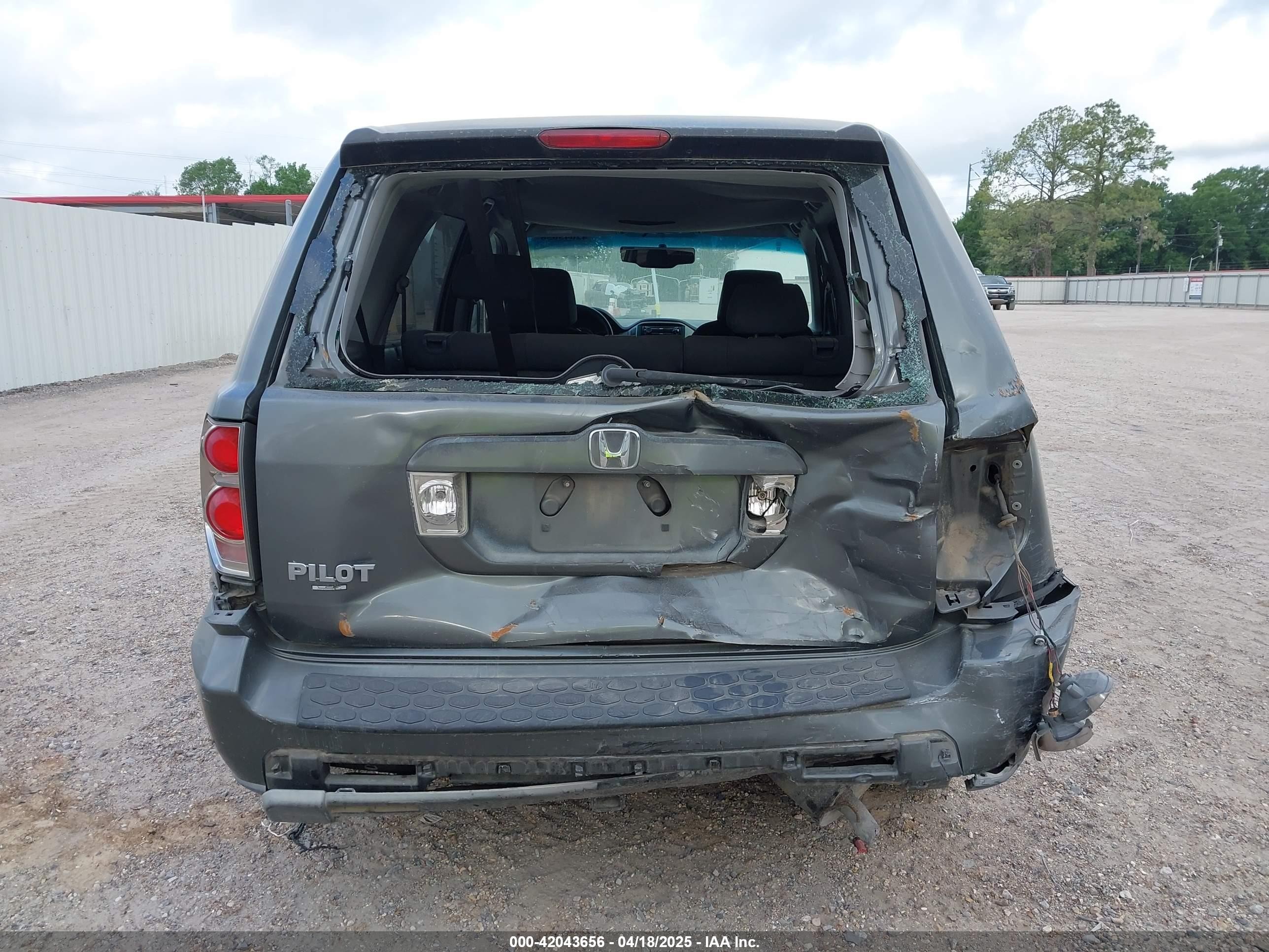 2007 Honda Pilot Lx Gray vin: 5FNYF28137B016831