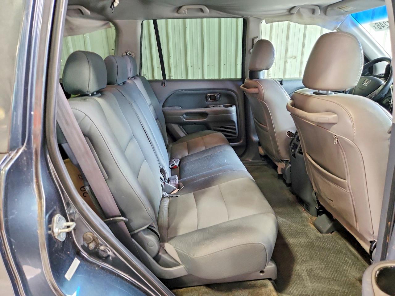 2006 Honda Pilot Lx Gray vin: 5FNYF28146B032177