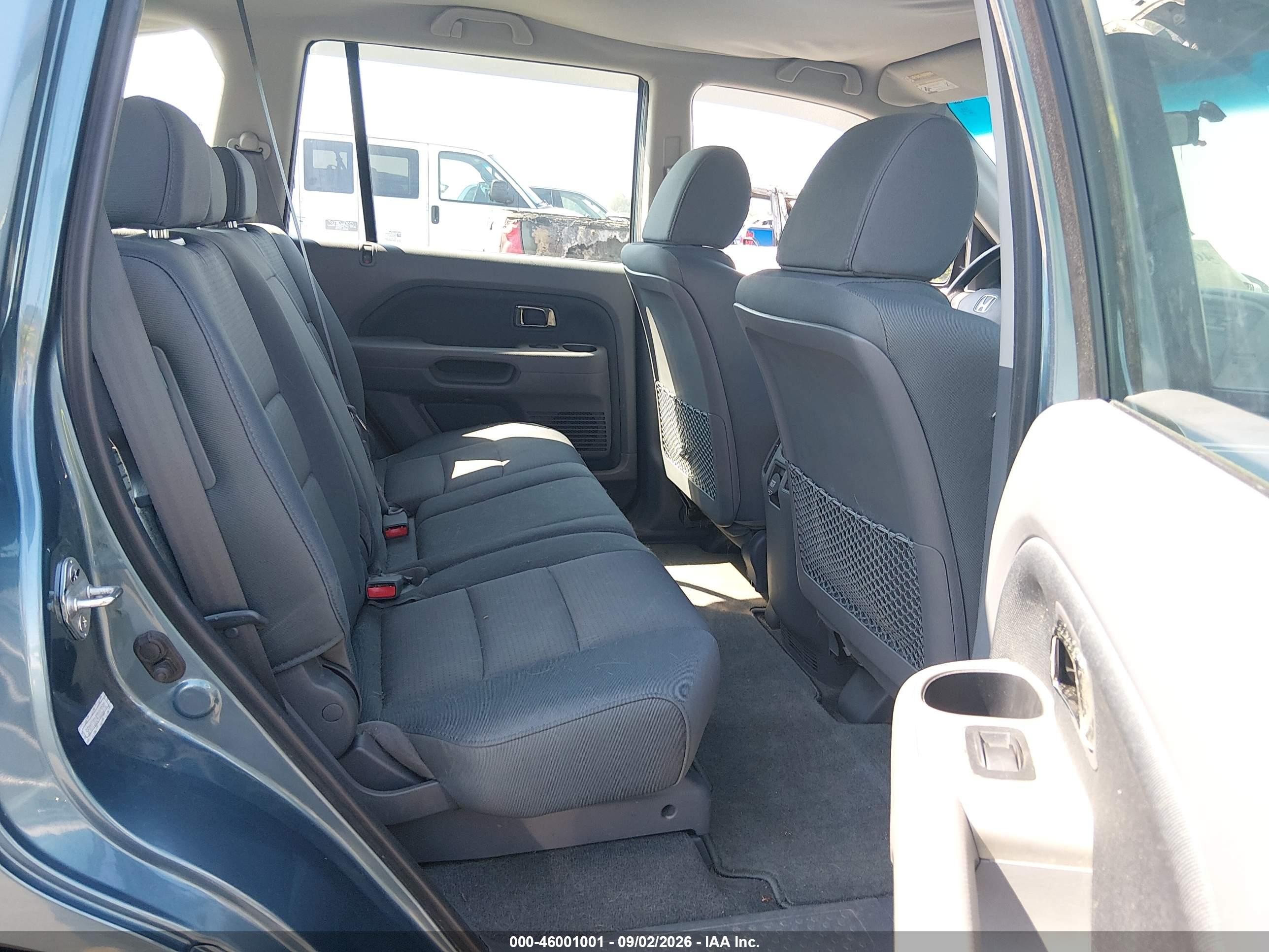 2007 Honda Pilot Lx Gray vin: 5FNYF28147B013792