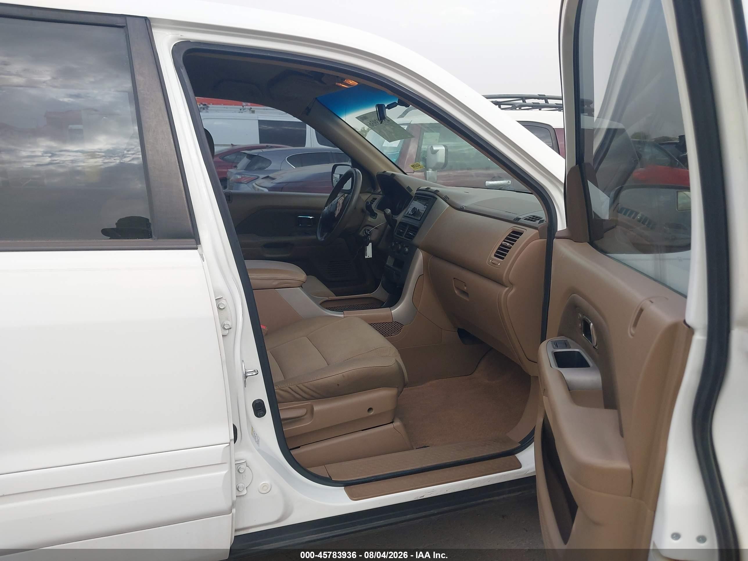 2007 Honda Pilot Lx Белый vin: 5FNYF28177B009221