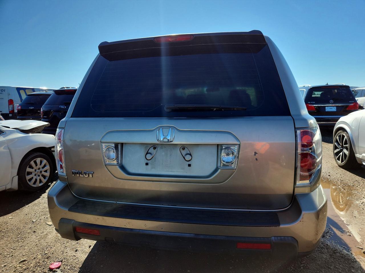 2007 Honda Pilot Lx Золотой vin: 5FNYF28187B023130