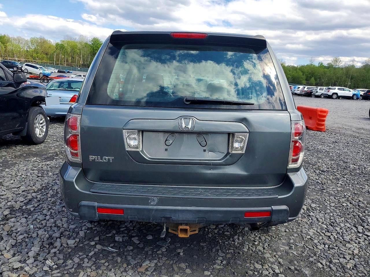 2007 Honda Pilot Lx Серебряный vin: 5FNYF281X7B042679