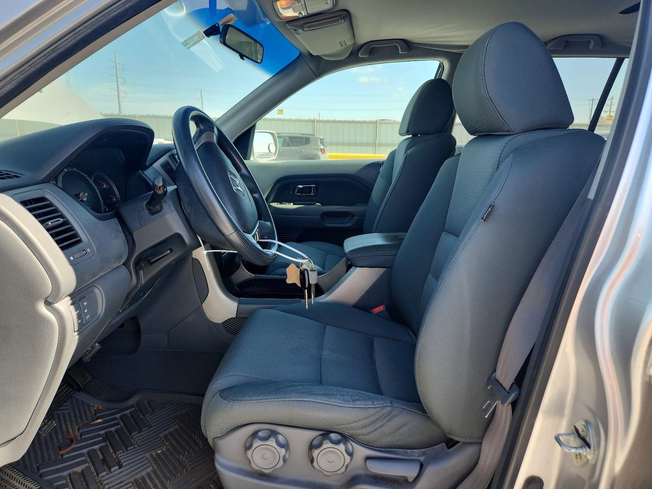 2008 Honda Pilot Vp Silver vin: 5FNYF28298B001650