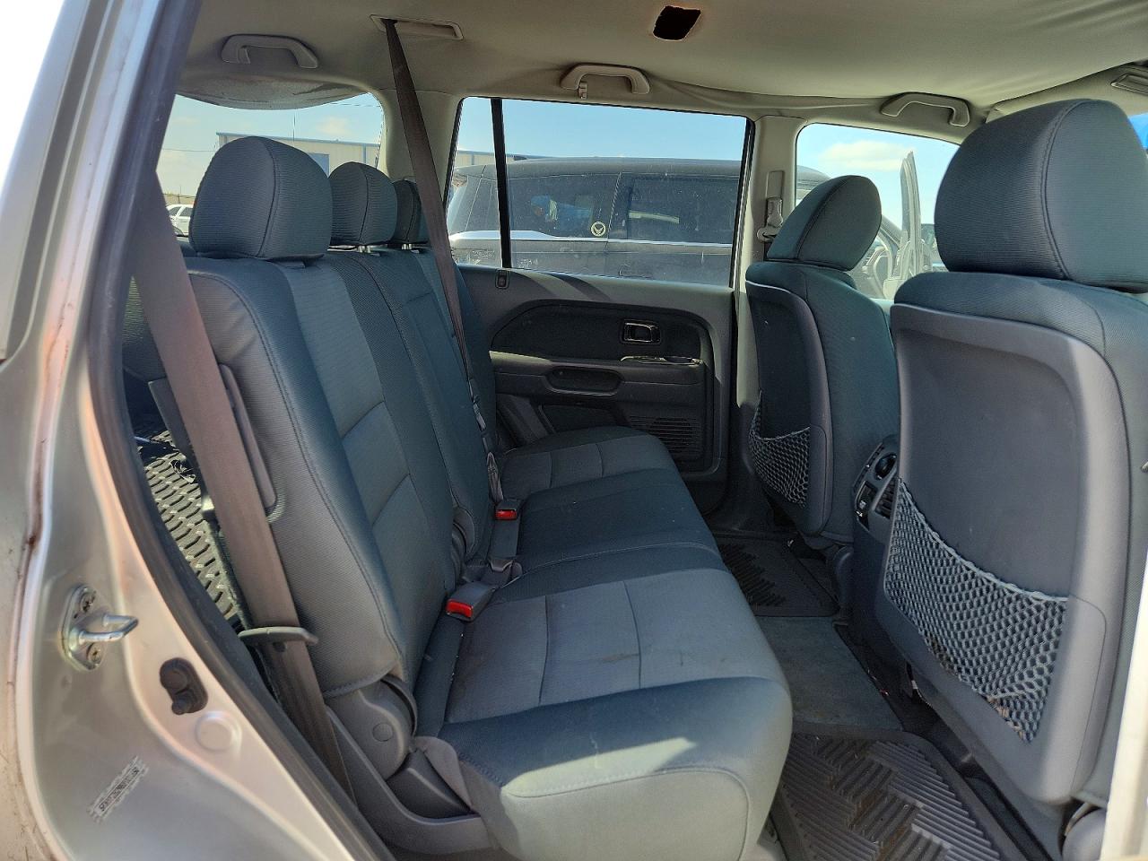2008 Honda Pilot Vp Silver vin: 5FNYF28298B001650