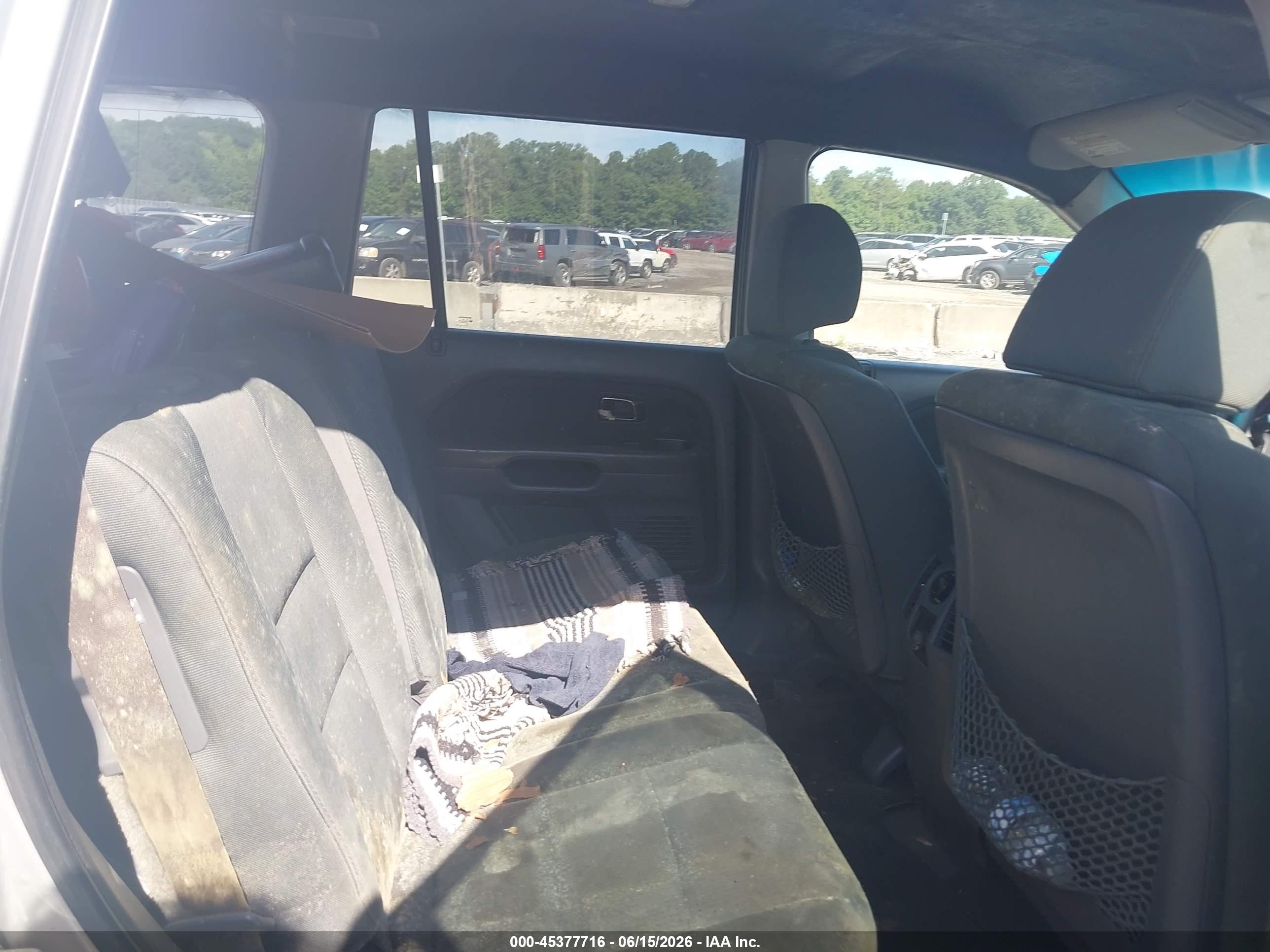 2008 Honda Pilot Vp Silver vin: 5FNYF28298B020070