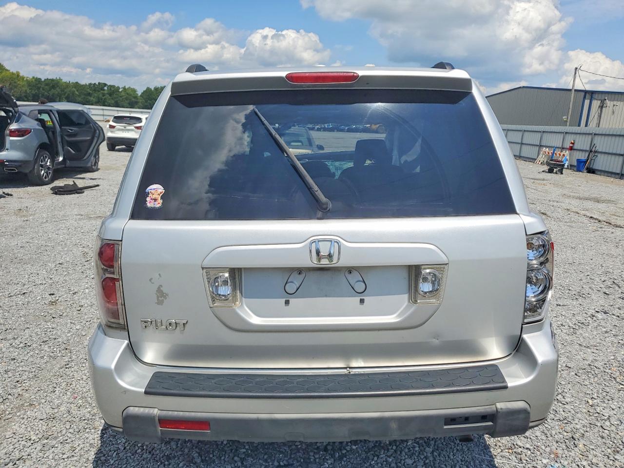 2008 Honda Pilot Se Silver vin: 5FNYF28388B021820