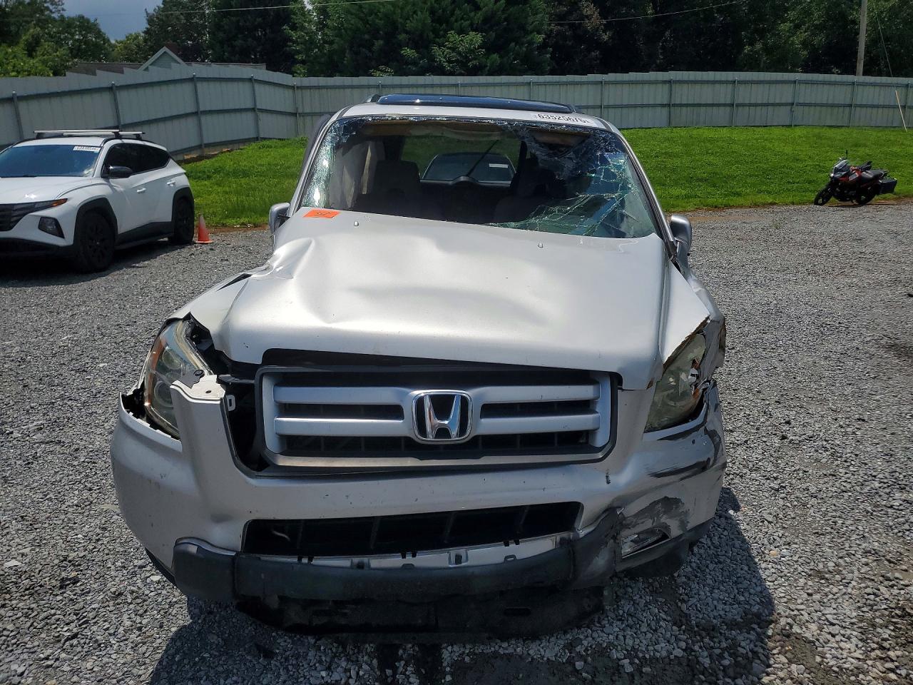 2008 Honda Pilot Se Silver vin: 5FNYF28388B021820